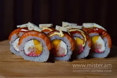 Рол лосось Дор блю Guava Sushi undefined фото