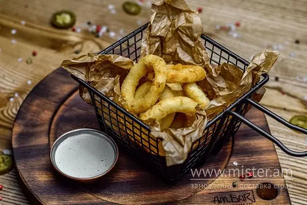 Цибулеві кільця з соусом спайсі - "Am.bar" в Кременчуці фото 