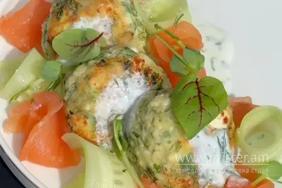 Солоні сирники з зеленню, лососем та соусом з йогурту Boulangerie 33 undefined фото