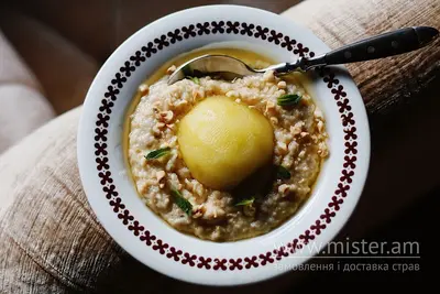Вівсянка з томленим яблуком, фундуком та медом  Pasta Basta undefined фото