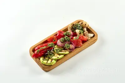 Овочі гриль з соусом Pesto Pecorini undefined фото