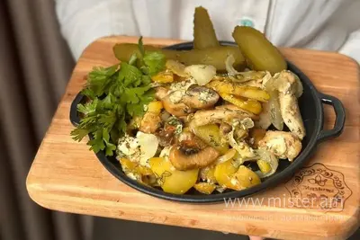 Пательня куряча з грибами Bread & Salt undefined фото