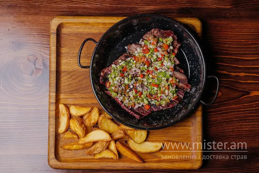 Стейк Фланк з соусом чімічурі - "Кучері" в Чернівцях фото