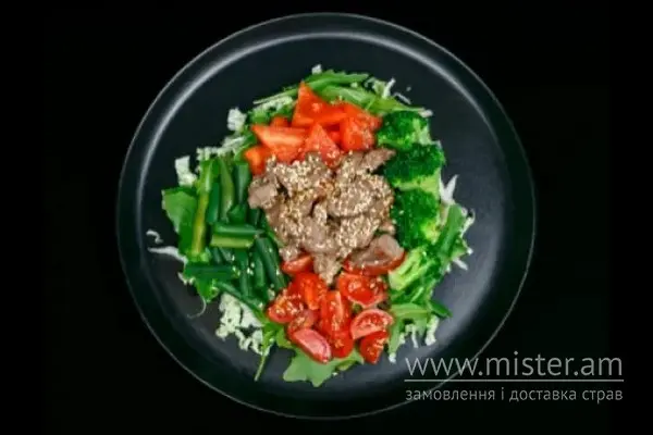 Салат з телятиною - "Sushi-Pizza by La Spezia (вул.Харківська, 5/1)" в Сумах фото