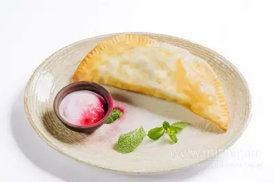 Чебурек з вишнею Gamarjoba undefined фото