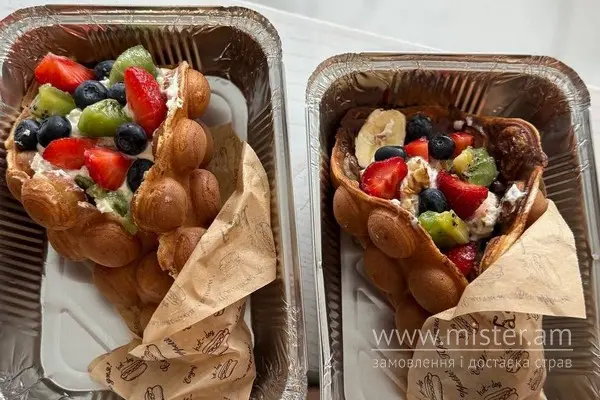 Еgg Waffle "Вершкова з сезонними ягодами" - "Home Food & Baker`s Bliss" в Рівному фото 