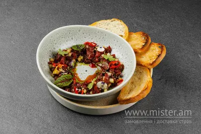 Яловичий тар тар з грушею Yoki restaurant undefined фото