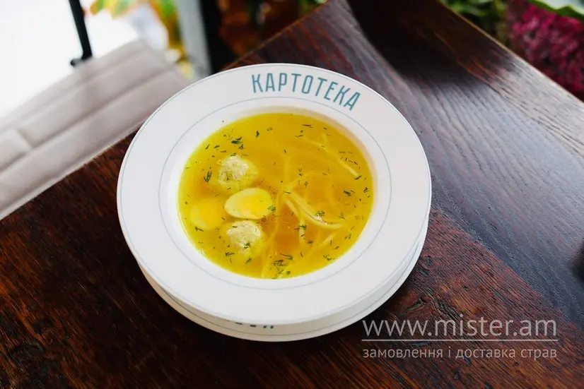 Курячий бульйон з домашньою локшиною - "Картотека" в Чернівцях фото 