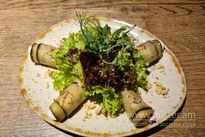 Баклажанні рулети з пікантним сиром та горіхами Ribs House undefined фото