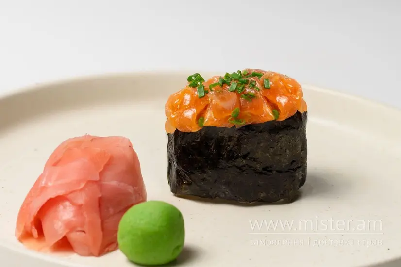 Гункан з ніжним лососем - "Kilogram Sushi" в Сумах фото