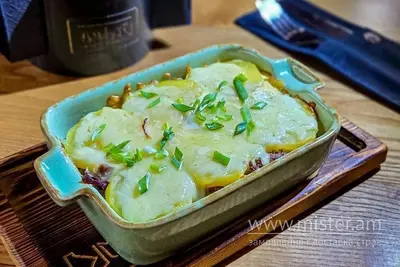 Картопляний гратен з яловичиною зі смокеру Am.bar undefined фото