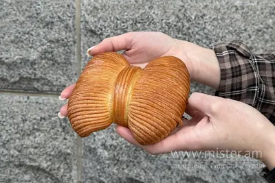 Булочка Метелик Малахіка undefined фото