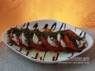 Капрезе Cheburek. Сонце і тісто undefined фото