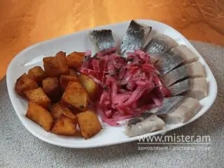 Оселедець з картоплею Cheburek. Сонце і тісто undefined фото