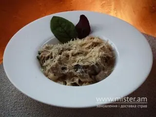 Паста з куркою та грибами Cheburek. Сонце і тісто undefined фото