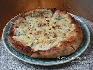 Піца Сирна Cheburek. Сонце і тісто undefined фото
