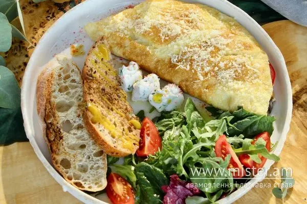 Омлет з куркою та грибами - "Гра Смаків" в Умані фото 