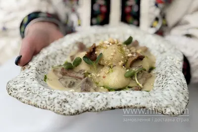 Галушки з лісовими грибами та кремом зі смаженої картоплі Куркулі undefined фото