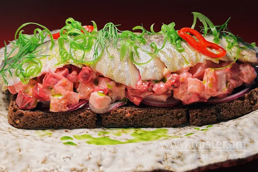 Пряний оселедець на бородинському хлібі - "Куркулі" в Чернігові фото 