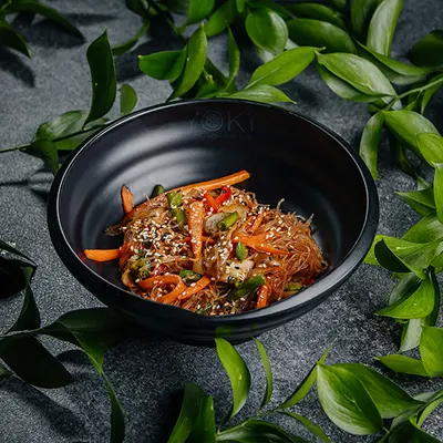 Рисова локшина з овочами та соусом Якініку-Хойсин Yoki restaurant undefined фото
