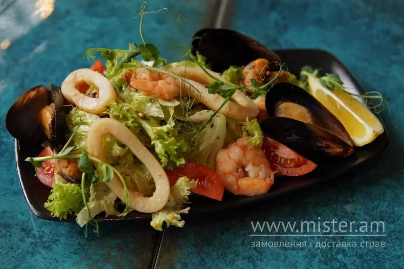 Салат з морепродуктами - "Fish Bar" в Хмельницькому фото 