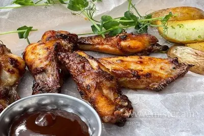 Крила BBQ з картоплею по-селянськи Кочерга undefined фото