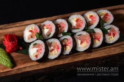 Футомакі спайсі з копченим лососем Guava Sushi undefined фото