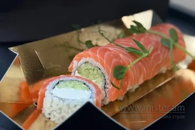 Рол Філадельфія з лососем Deluxe Sushi NK undefined фото