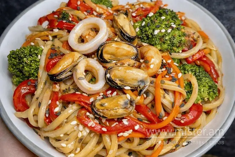 Локшина удон з морепродуктами - "Домашній" в Чернівцях фото