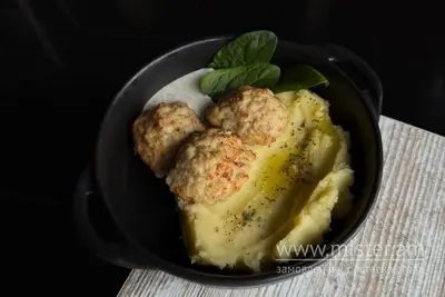 Котлетки з індички з трюфельним пюре Butter Cafe undefined фото