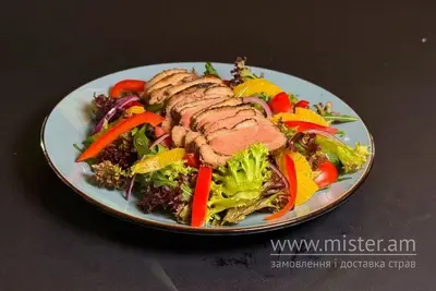 Теплий салат з качиною грудкою Magnum Pizza&Grill undefined фото
