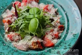 Салат з телятиною та соусом Тоннато Granat undefined фото
