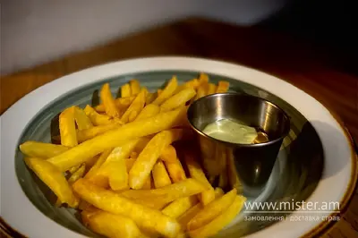 Картопля фрі з часниковим соусом Free House undefined фото
