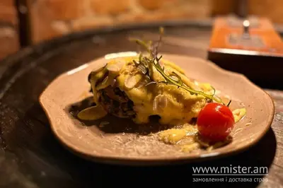 Куряча грудинка під сирним соусом Free House undefined фото