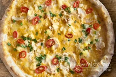 Піца з куркою та соусом карі 30 см ЙОЙ undefined фото