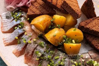 Оселедець з молодою картоплею Fish Bar undefined фото