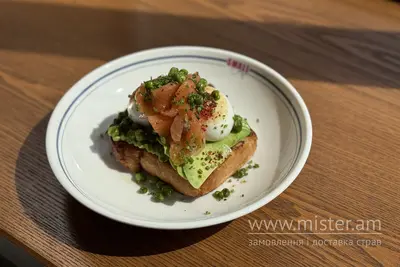 Авокадо тост з с/с лососем та м'яким яйцем Small Cafe undefined фото