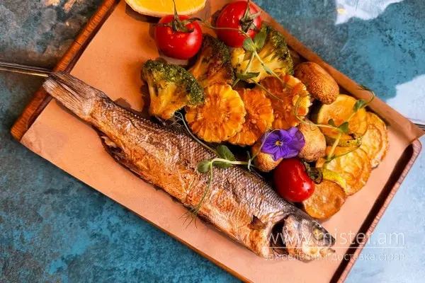 Сібас з овочами гриль - "Fish Bar" в Хмельницькому фото 