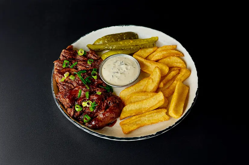 Томлена шия та картопляні діпи - "Meat Bar в ТРЦ Lavina Mall" в Києві фото