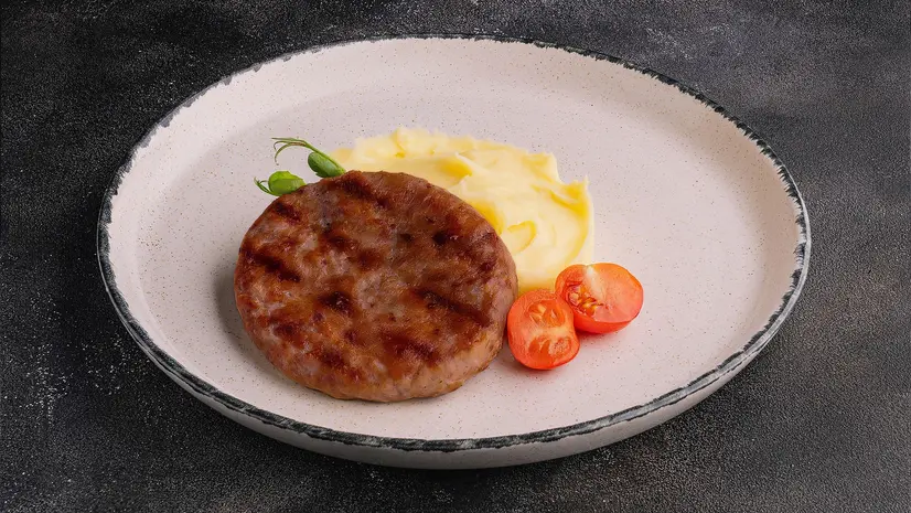 Біфштекс з яловичини та картопляне пюре - "Meat Bar Івано-Франківськ" в Івано-Франківську фото 