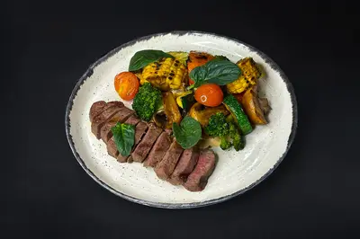 Боул зі стейком та печеними овочами Meat Bar Івано-Франківськ undefined фото