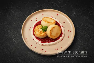 Сирники з сметаною та малиновим джемом Lviv croissants undefined фото