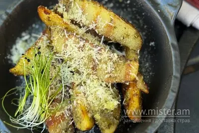 Potato arrosto (запечена картопля з песто та пармезаном) La Storia undefined фото