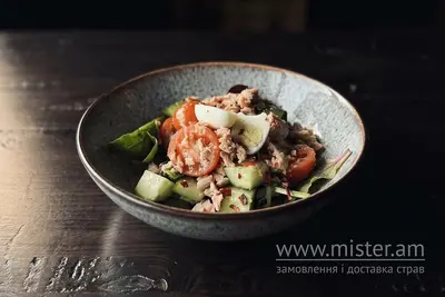 Салат з тунцем Crann pub undefined фото