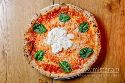 Червона піца "Маргарита кон Страчатела" Pizzagonia undefined фото