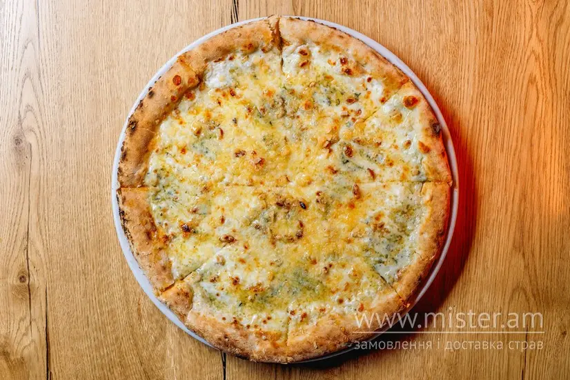 Біла піца "4 Формаджі кон Пінолі" - "Pizzagonia" в Рівному фото 