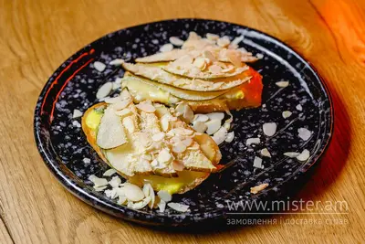 Брускети з моцарелою, грушею, дорблю та пармезаном Pizzagonia undefined фото