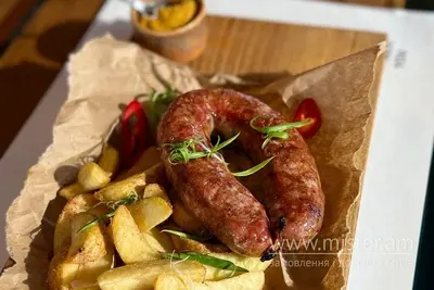 Запечена ковбаса з картопляними дольками Nice 2 Meet You undefined фото
