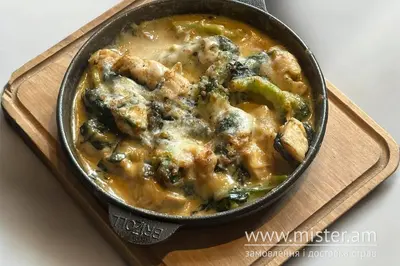 Смажена пательня з куркою та овочами Trattoria undefined фото