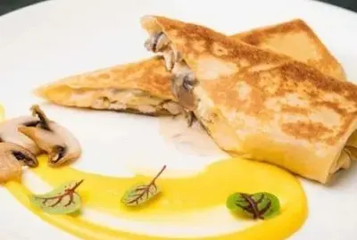 Млинець з курячим м`ясом, грибами та сиром ШоШо undefined фото